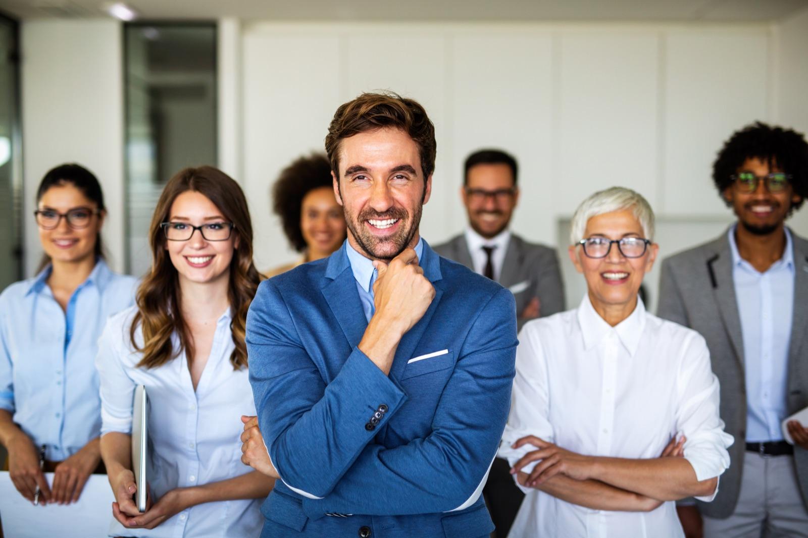 Emprendedores trabajando en su planificación estratégica